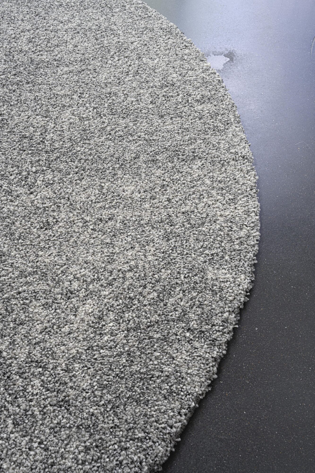 Mehari Mottled Plain Silver Rug