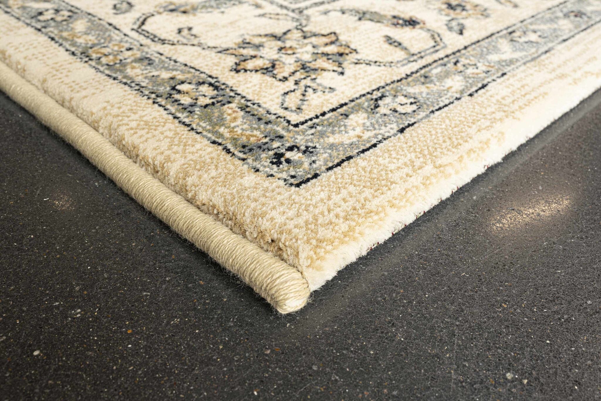 Da Vinci Isfahan Floral Blue Rug