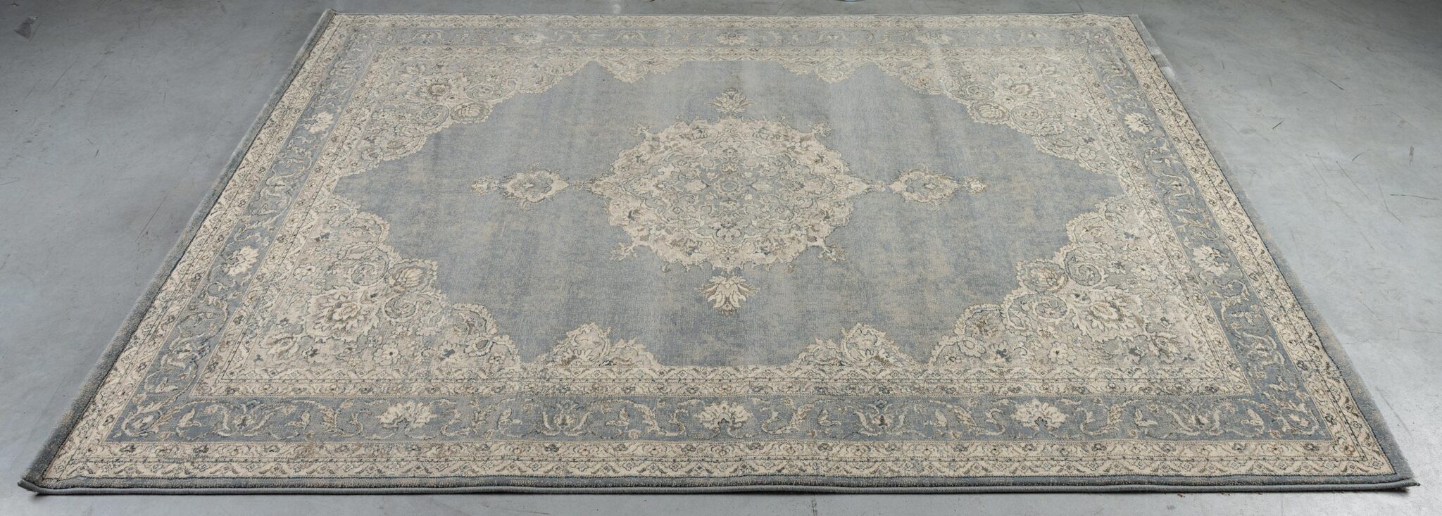 Da Vinci Faded Medallion Blue Rug