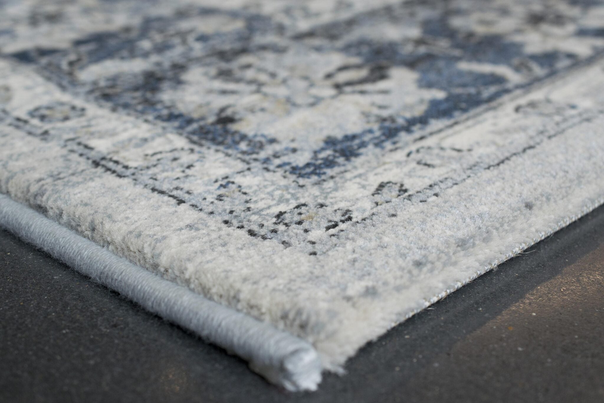 Da Vinci Kerman Medallion Blue Rug