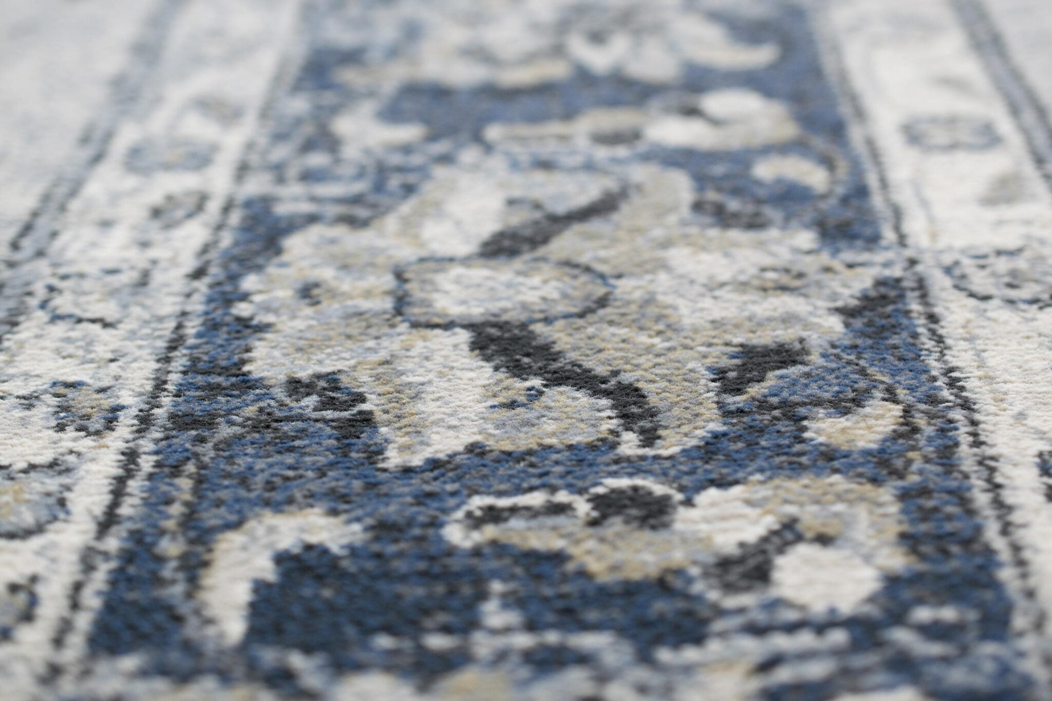 Da Vinci Kerman Medallion Blue Rug