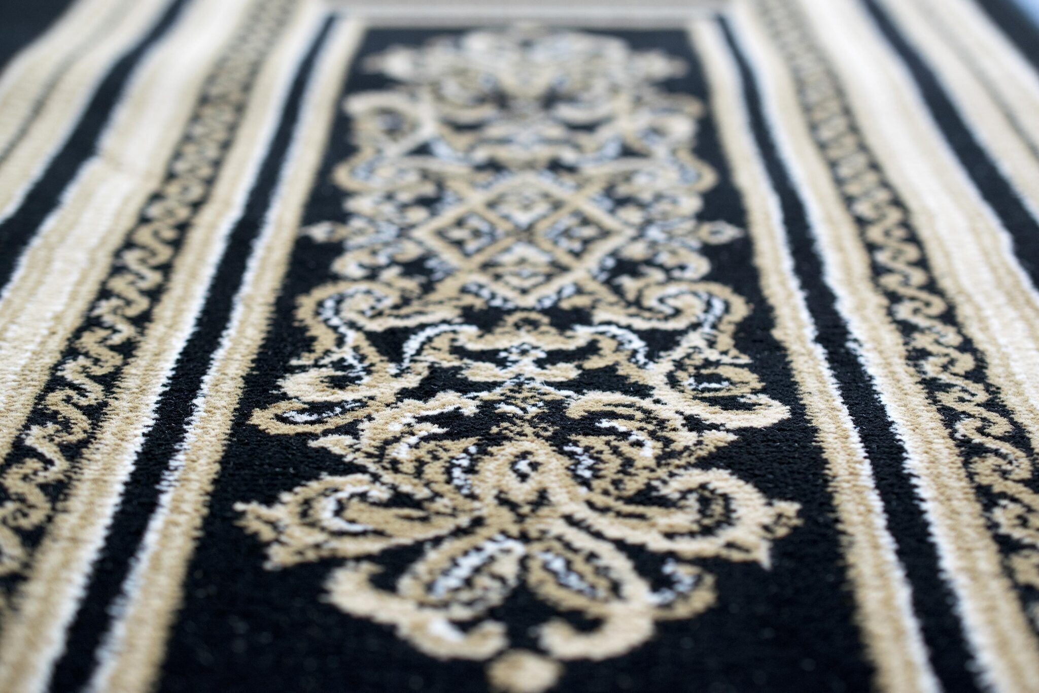 Da Vinci Aubusson Rosette Black Rug