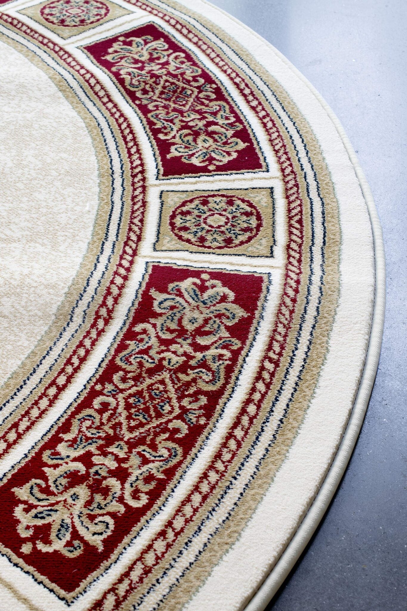 Da Vinci Aubusson Rosette Red Rug