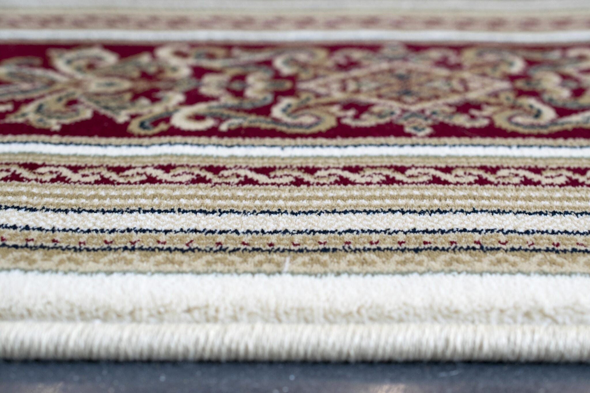 Da Vinci Aubusson Rosette Red Rug