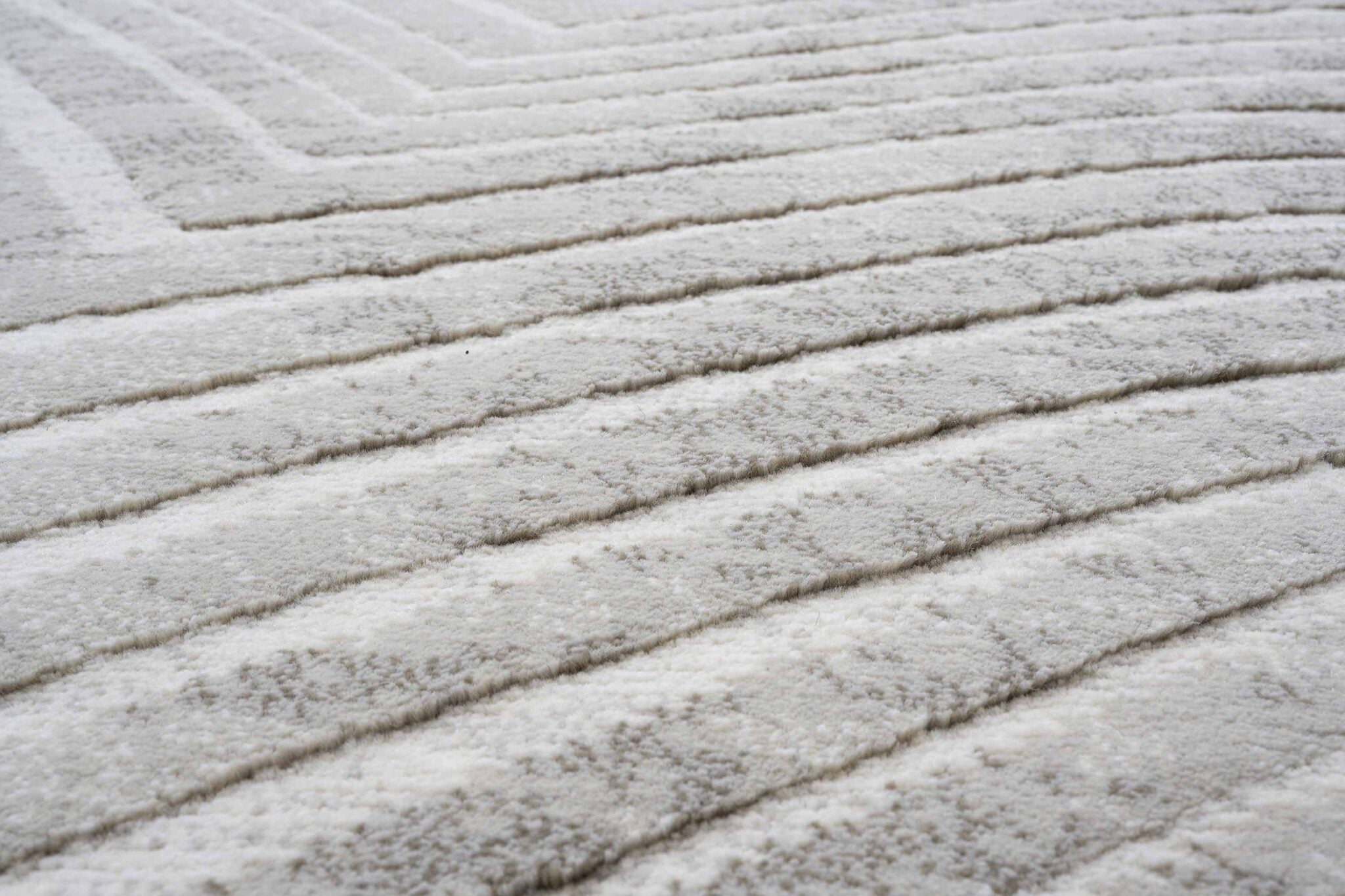Galleria Carved Wave Beige Rug