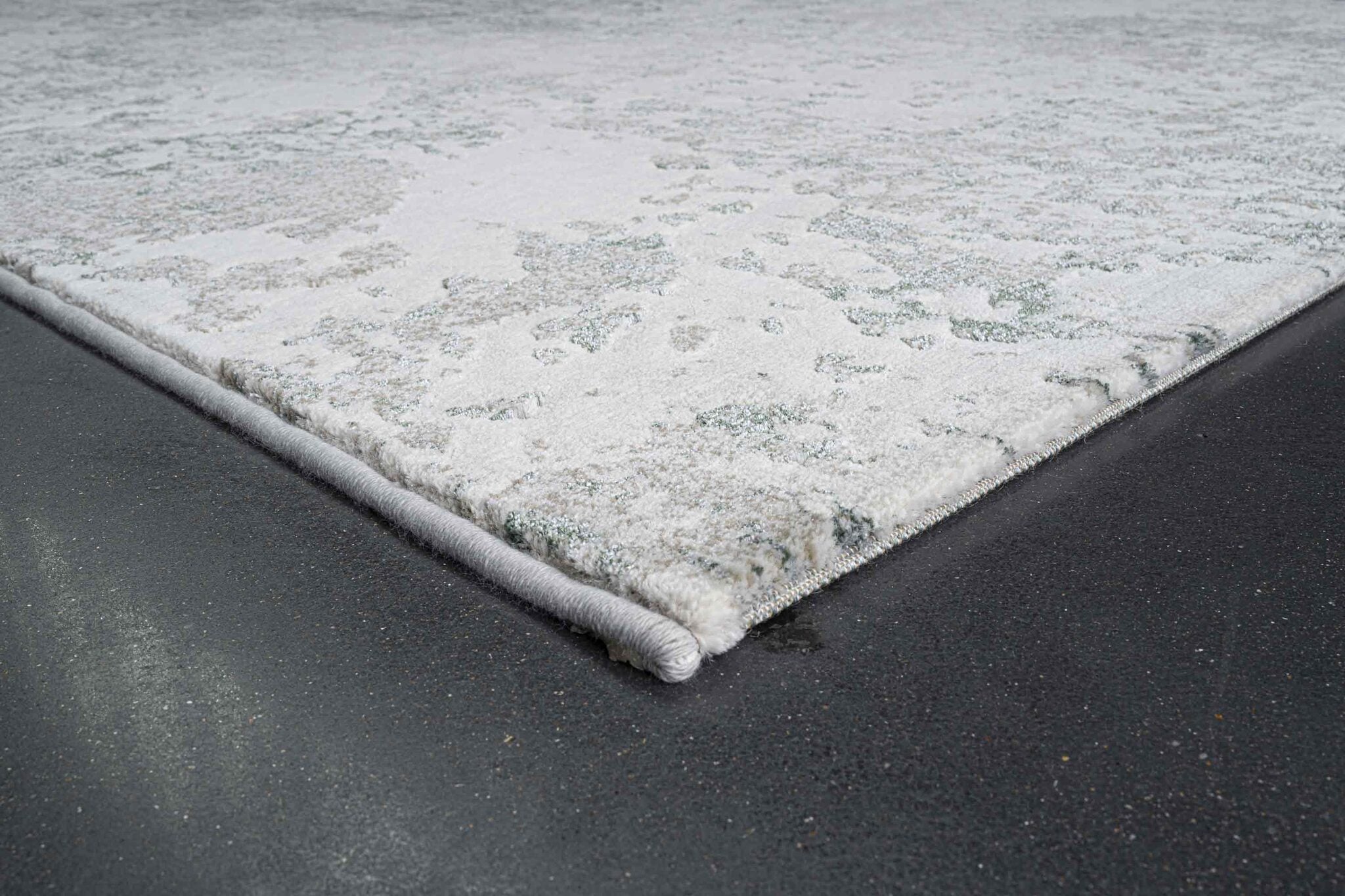 Quartz Weathered Stone Grey Rug