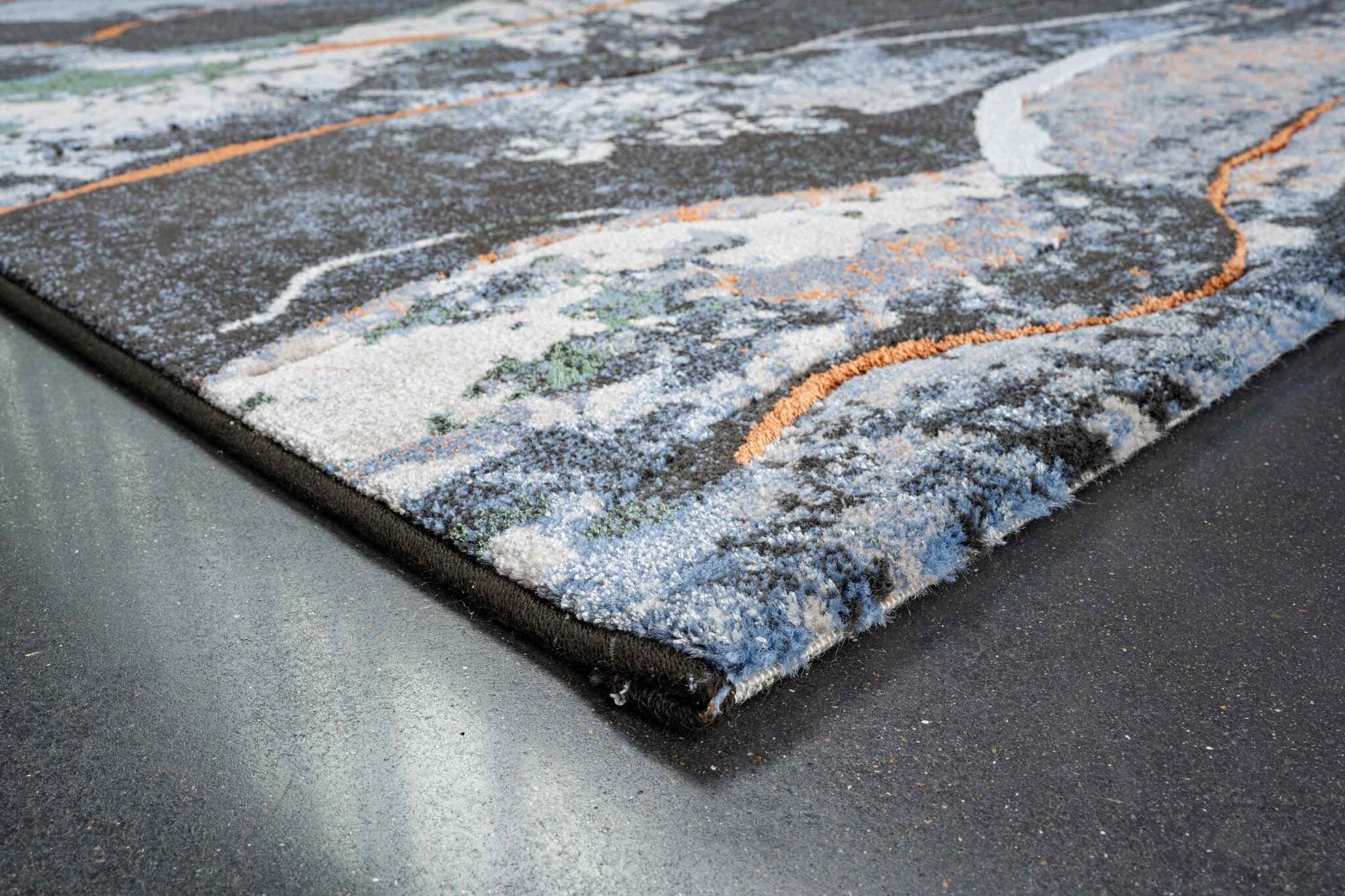 Quartz Mineral Flow Blue Rug