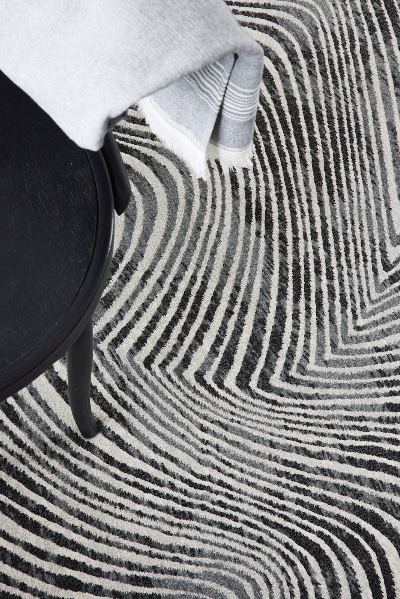 Galleria Carved Wave Grey Rug