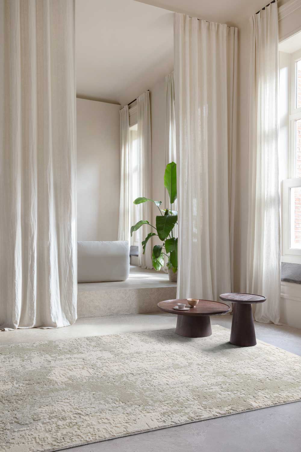 Malmo Distressed Plain Grey Rug
