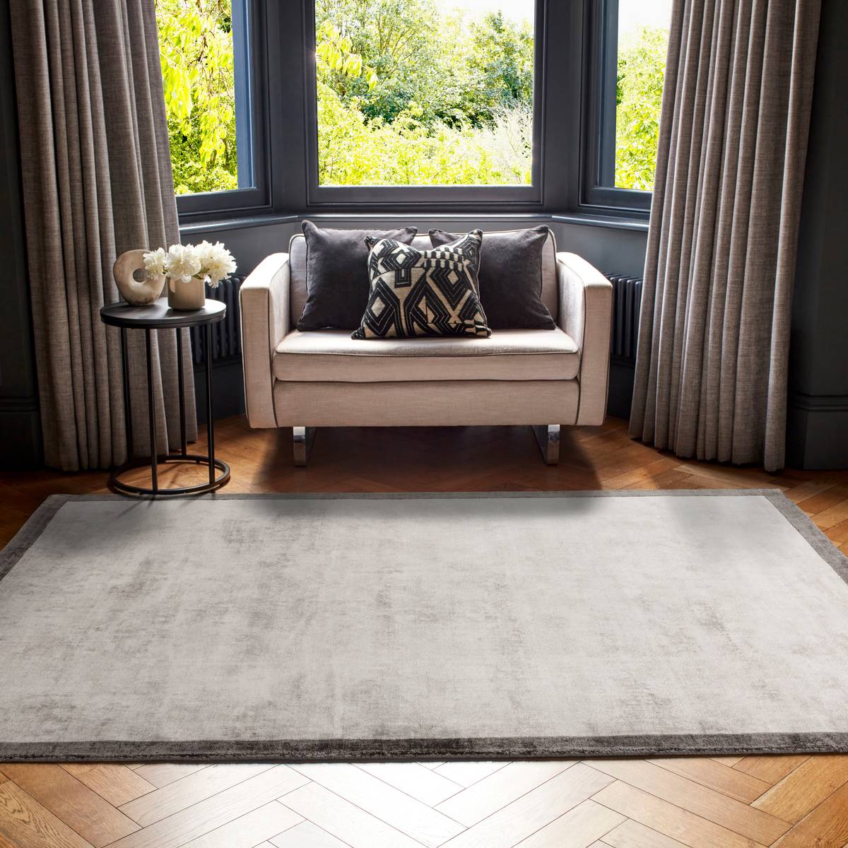 Blade Border Silver Grey Rug