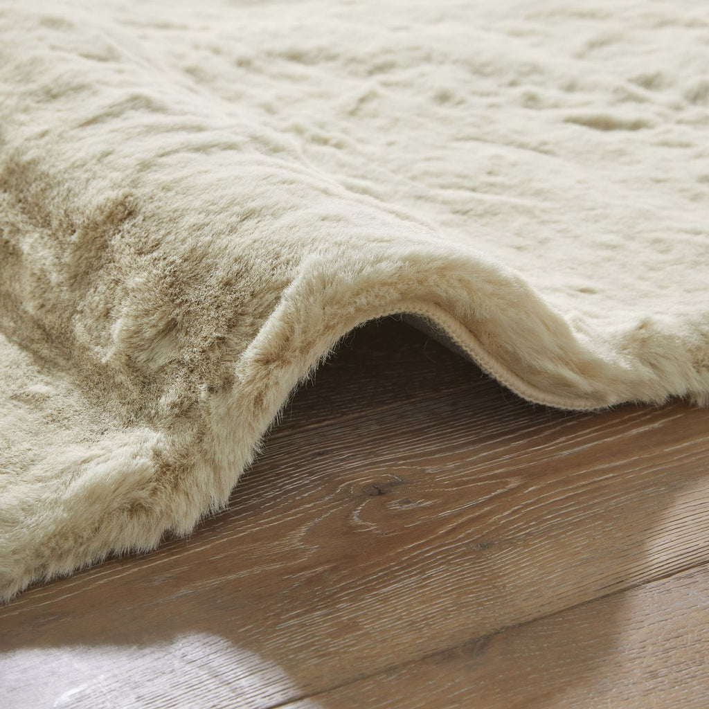 Heavenly Shell Faux Fur Rug