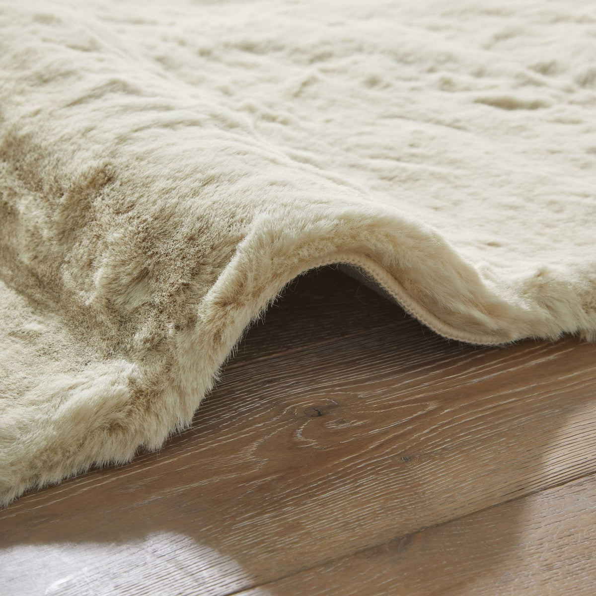 Heavenly Shell Faux Fur Rug