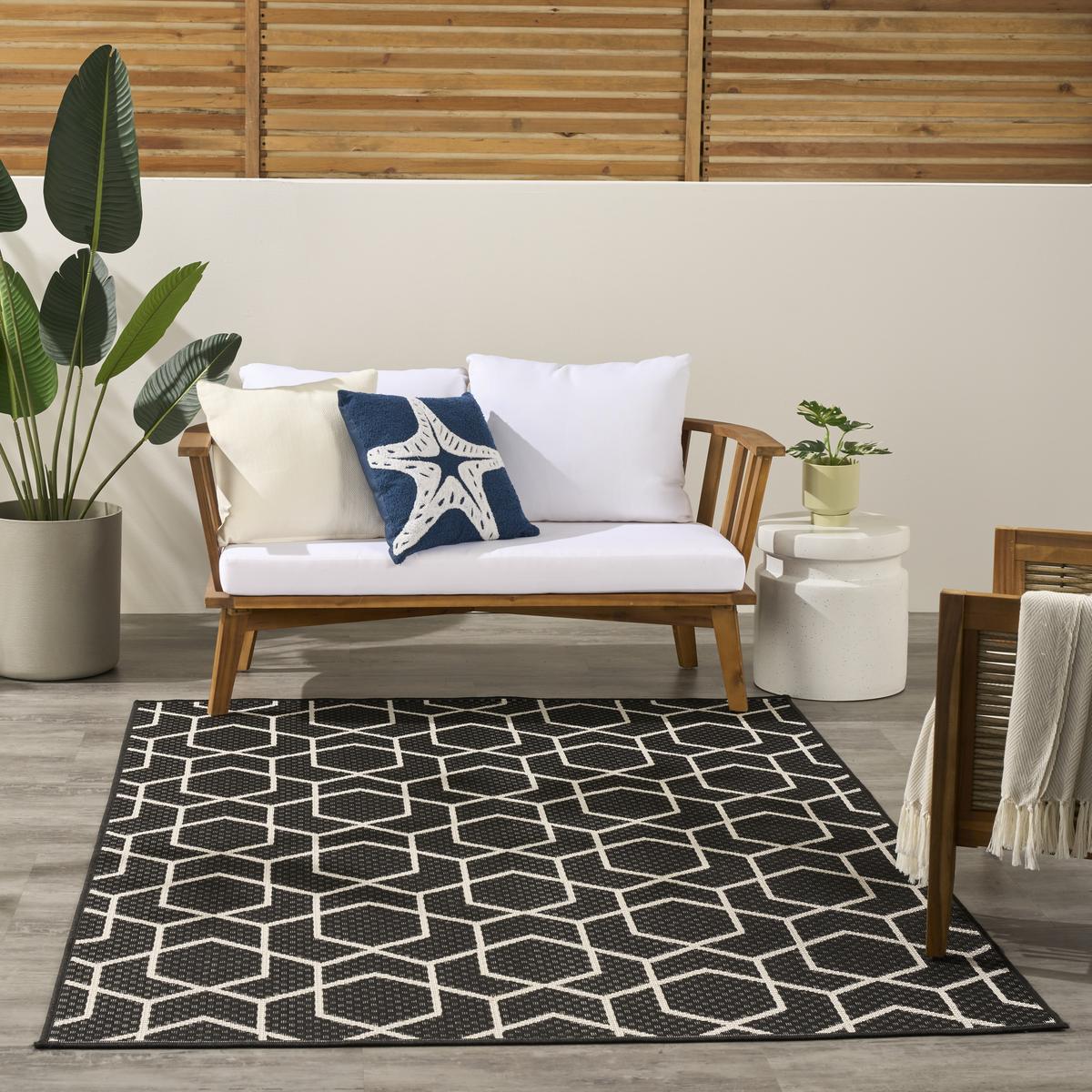 Horizon Hexagon Black Rug