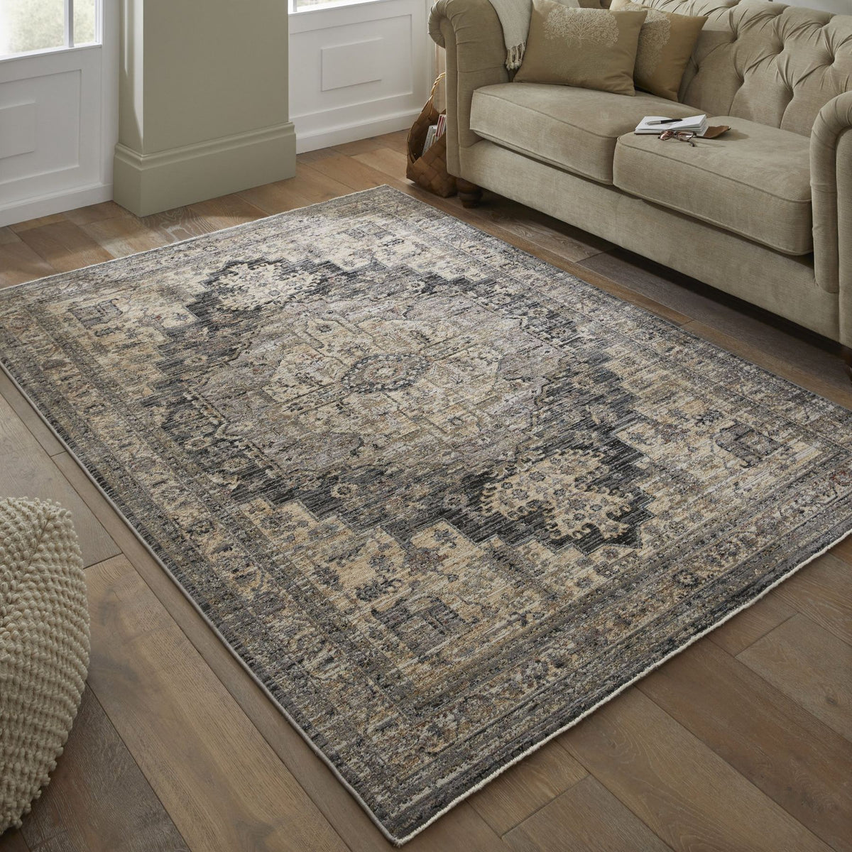 Legacy Medallion Charcoal Cream Rug