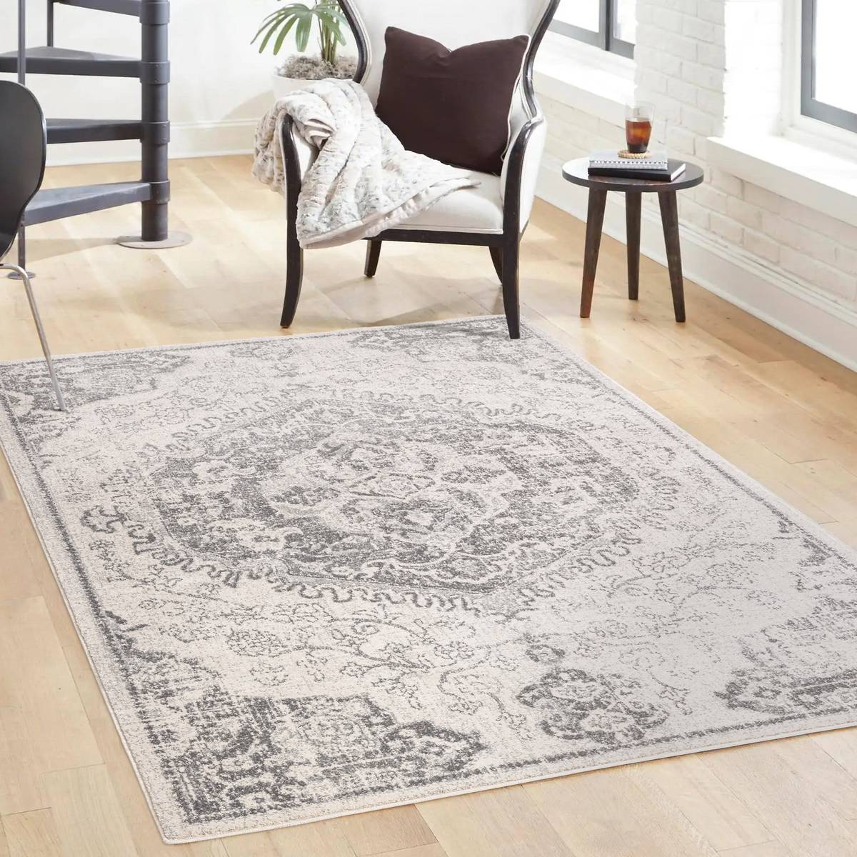 Nova Medallion Ivory Rug