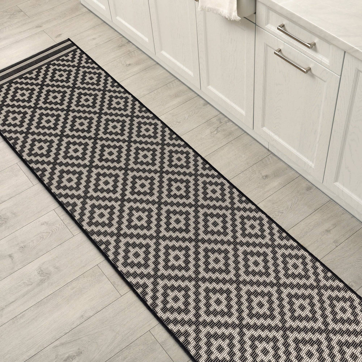 Patio Diamond Mono Rug