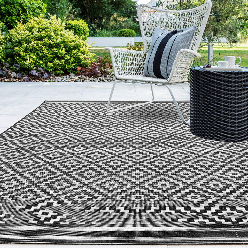 Patio Diamond Mono Rug