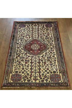 Persian Shiraz Hand knotted Tribal Wool Rug - 101 x 142 cm