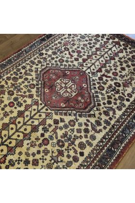 Persian Shiraz Hand knotted Tribal Wool Rug - 101 x 142 cm